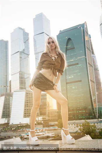 快穿系统大佬又崩坏了